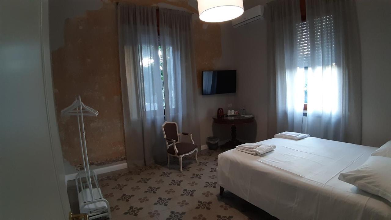 B&B Suite 44 Pesaro Esterno foto